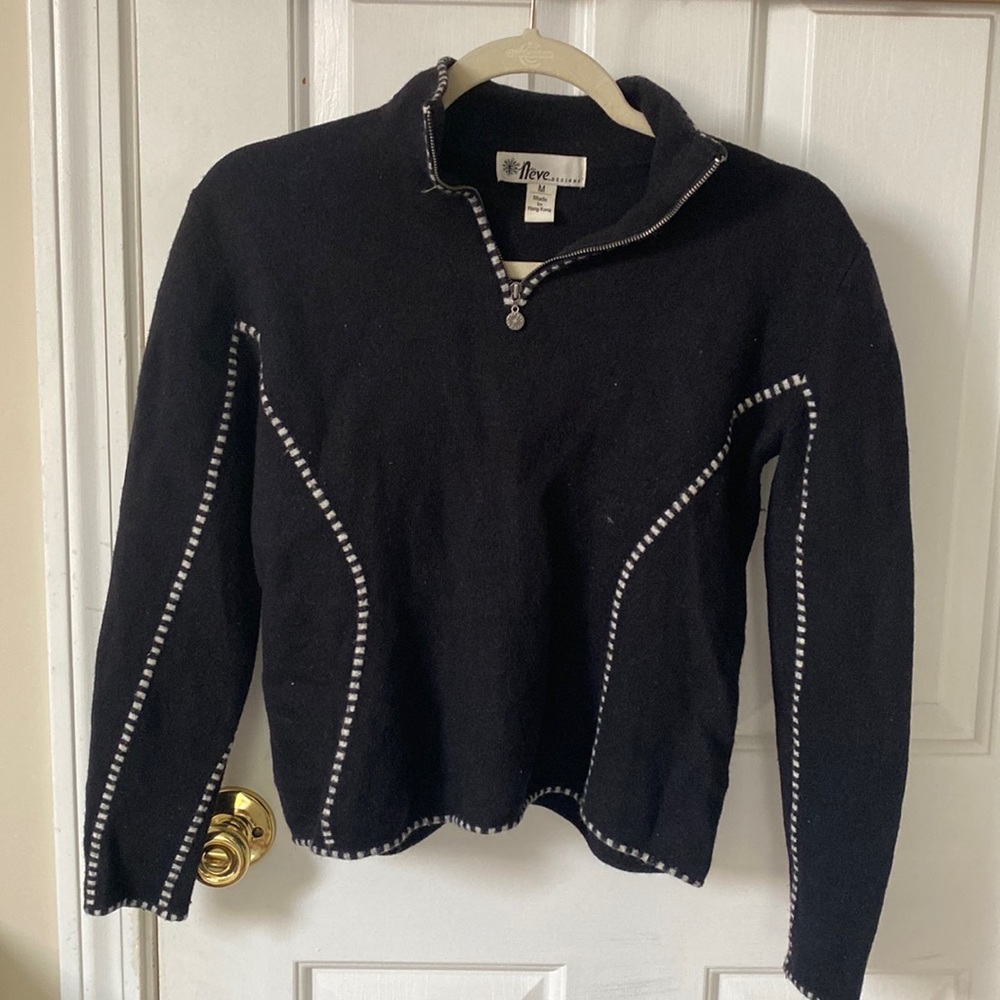 Quarter tip sweater